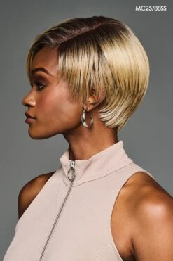 Jayla Wig By Kim Kimble | Heat-Friendly Synthetic -Envy Sales KK Jayla Model1 Side3