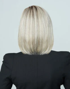 Portrait Mode Wig By Raquel Welch | Mono Top 25 Portrait Mode Wig By Raquel Welch | Mono Top -Envy Sales RW PortraitMode Model Side3