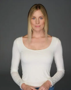 Top Billing Wavy 14" Topper By Raquel Welch | Mono Top -Envy Sales RW TopBilling Model Before1